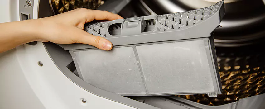 Signs Of A Clogged Dryer Lint Trap in Kearns, Utah